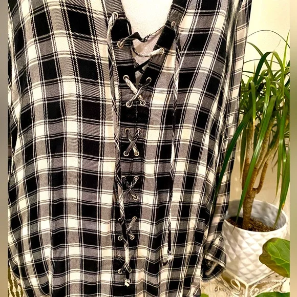 EXPRESS PULLOVER TIE FRONT BLOUSE NWT - Picture 6 of 7